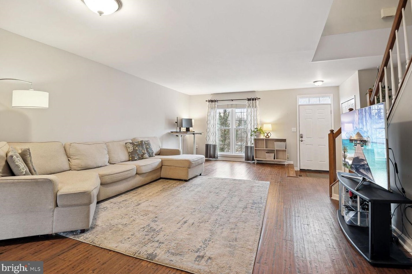 5907 Baron Kent Ln, Centreville, VA 20120