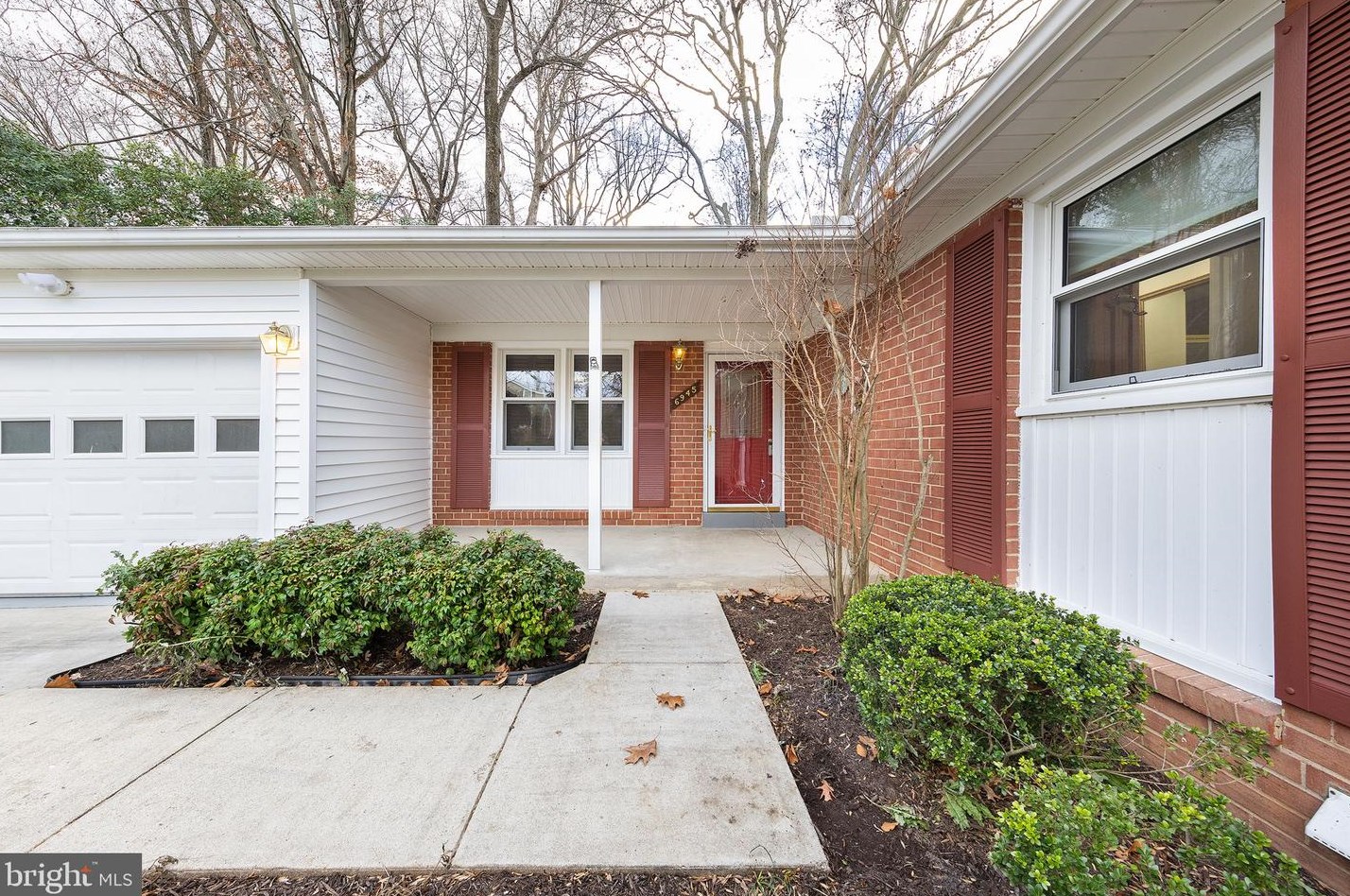 6945 Conservation Dr, Springfield, VA 22153