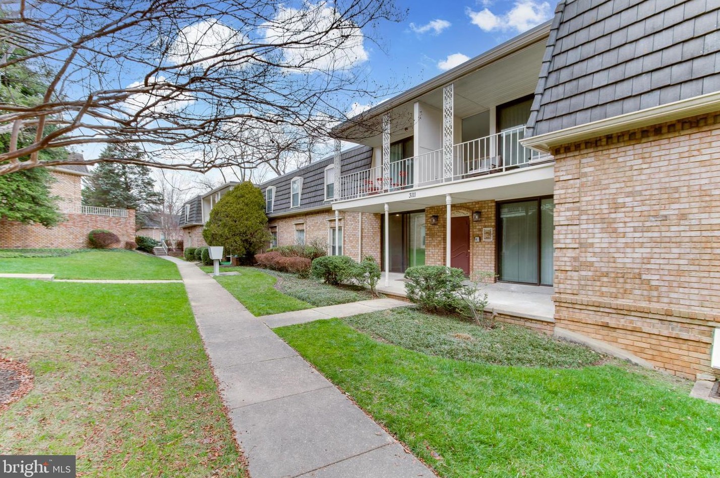 3111 Patrick Henry Dr #625, Falls Church, VA 22044