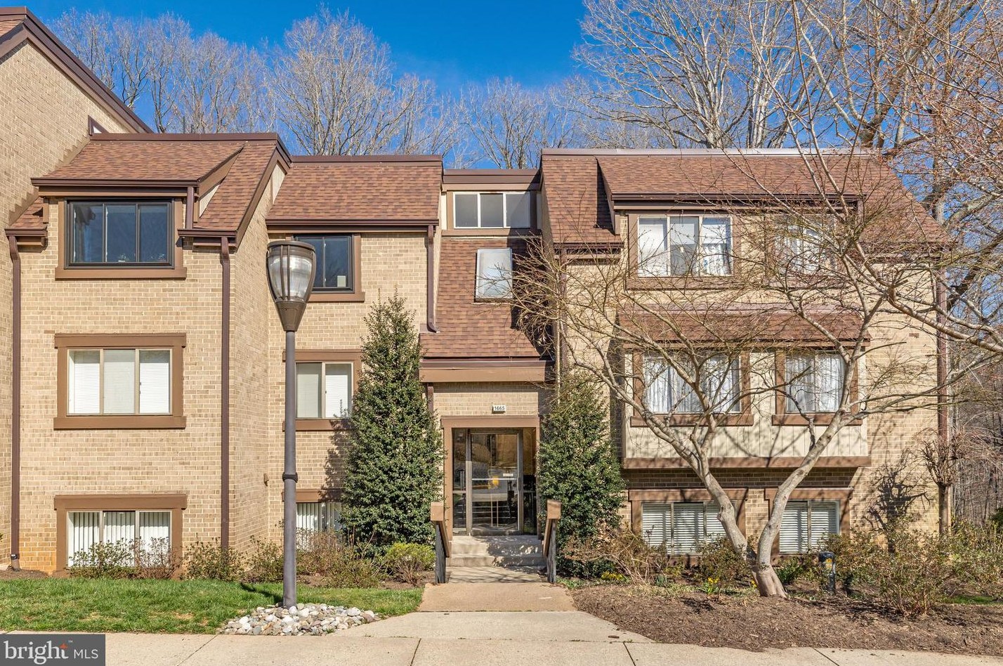 1625 Parkcrest Cir Apt 301, Herndon, VA 20190