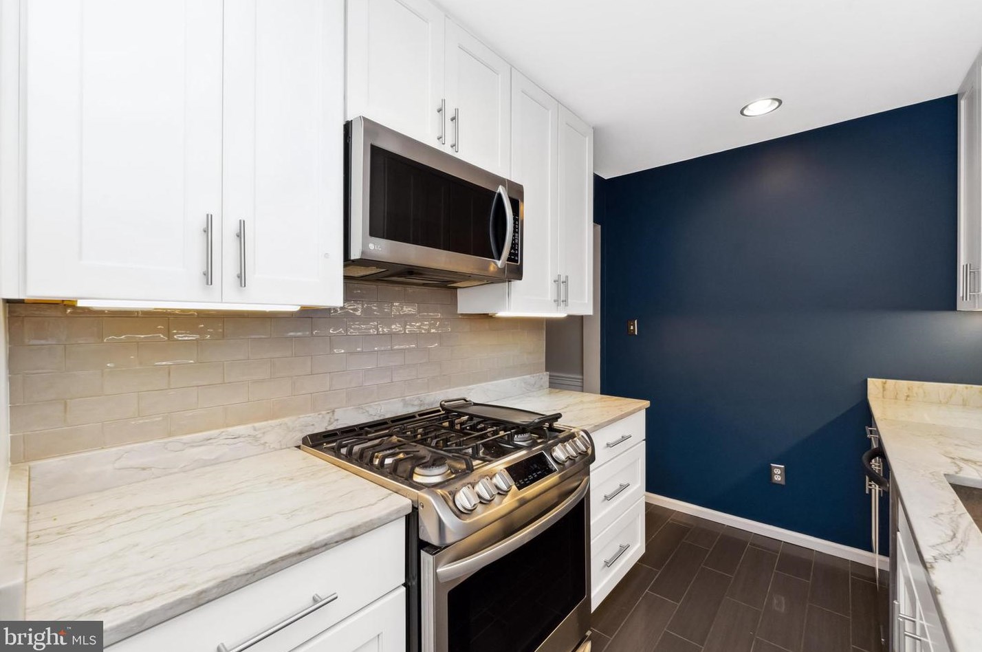 3110 Valley Ln, Falls Church, VA 22044-1735