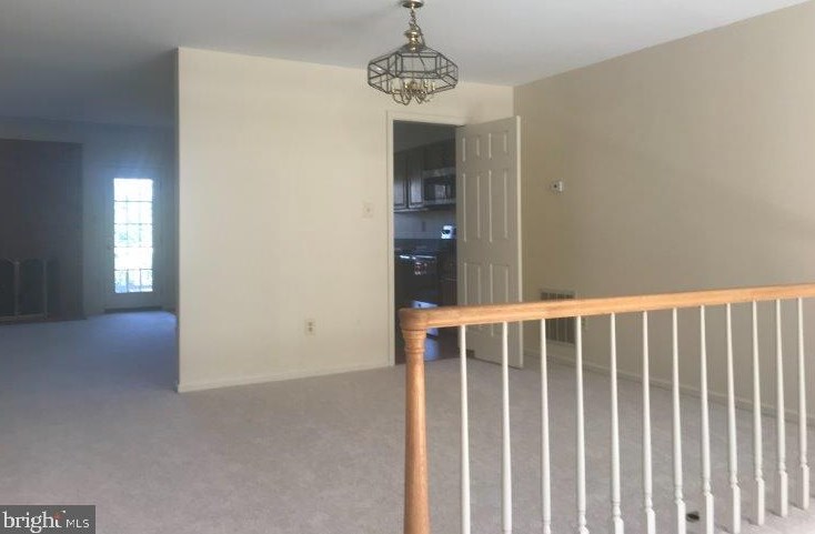5142 Woodford Dr, Centreville, VA 20120