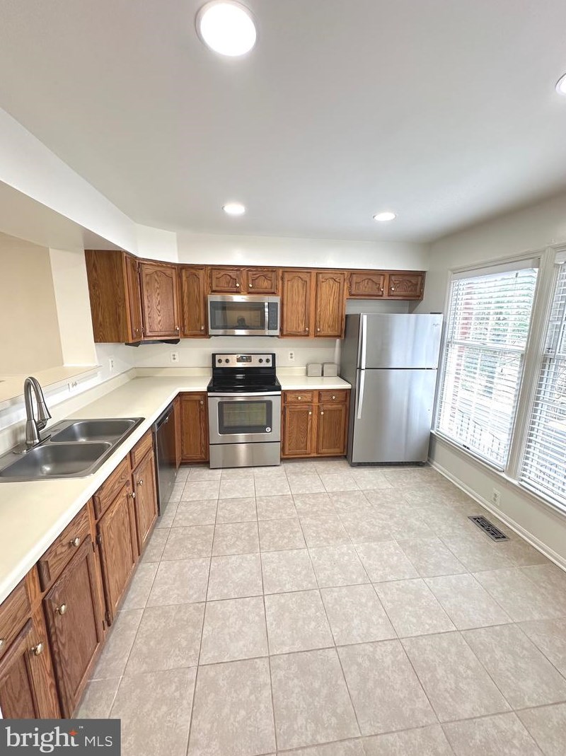 7537 Westmore Dr, Springfield, VA 22150