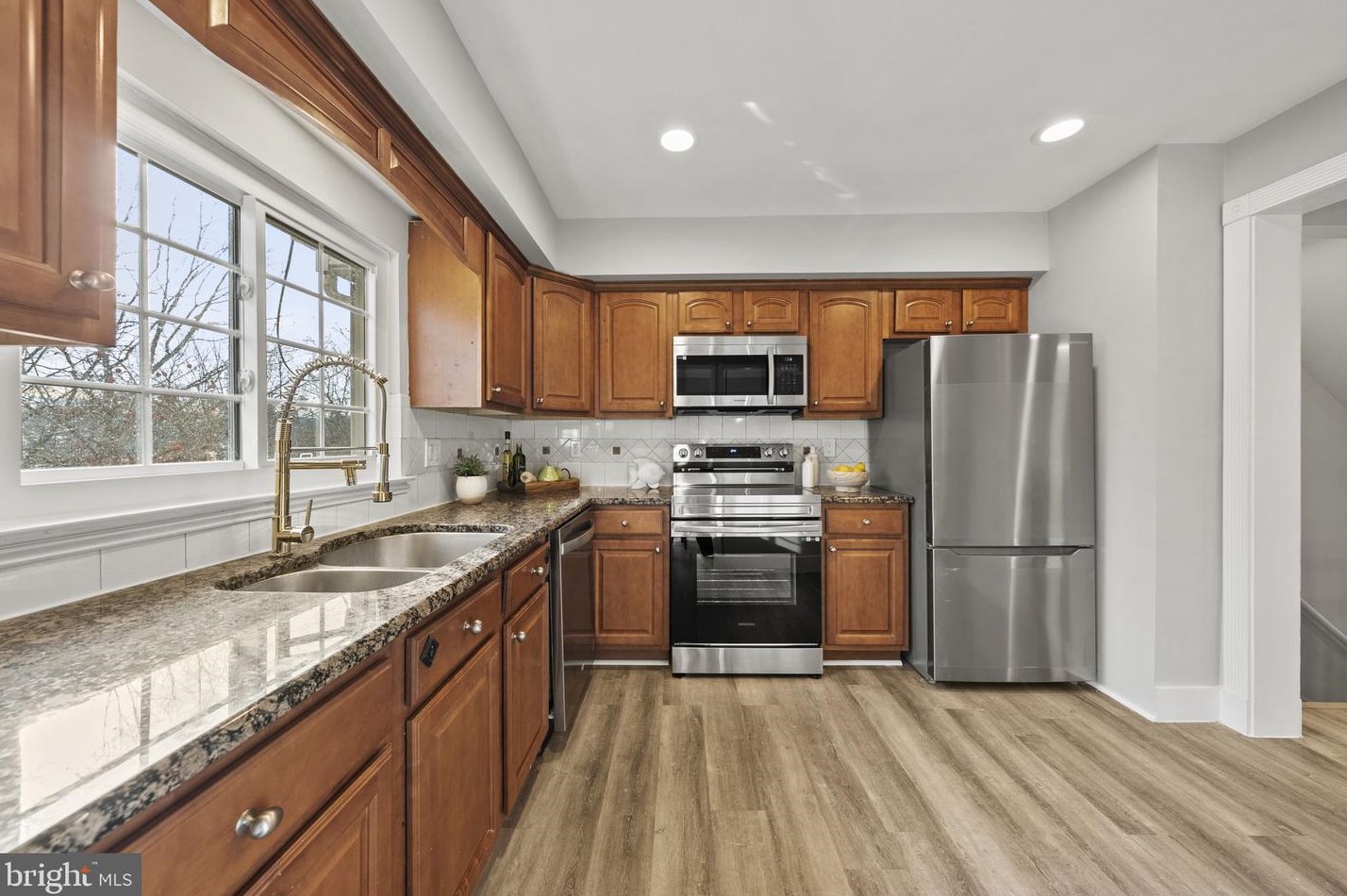 14944 Ampstead Ct, Centreville VA  20120-1849 exterior