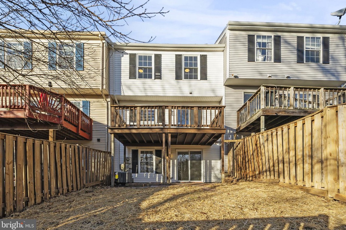 14944 Ampstead Ct, Centreville VA  20120-1849 exterior