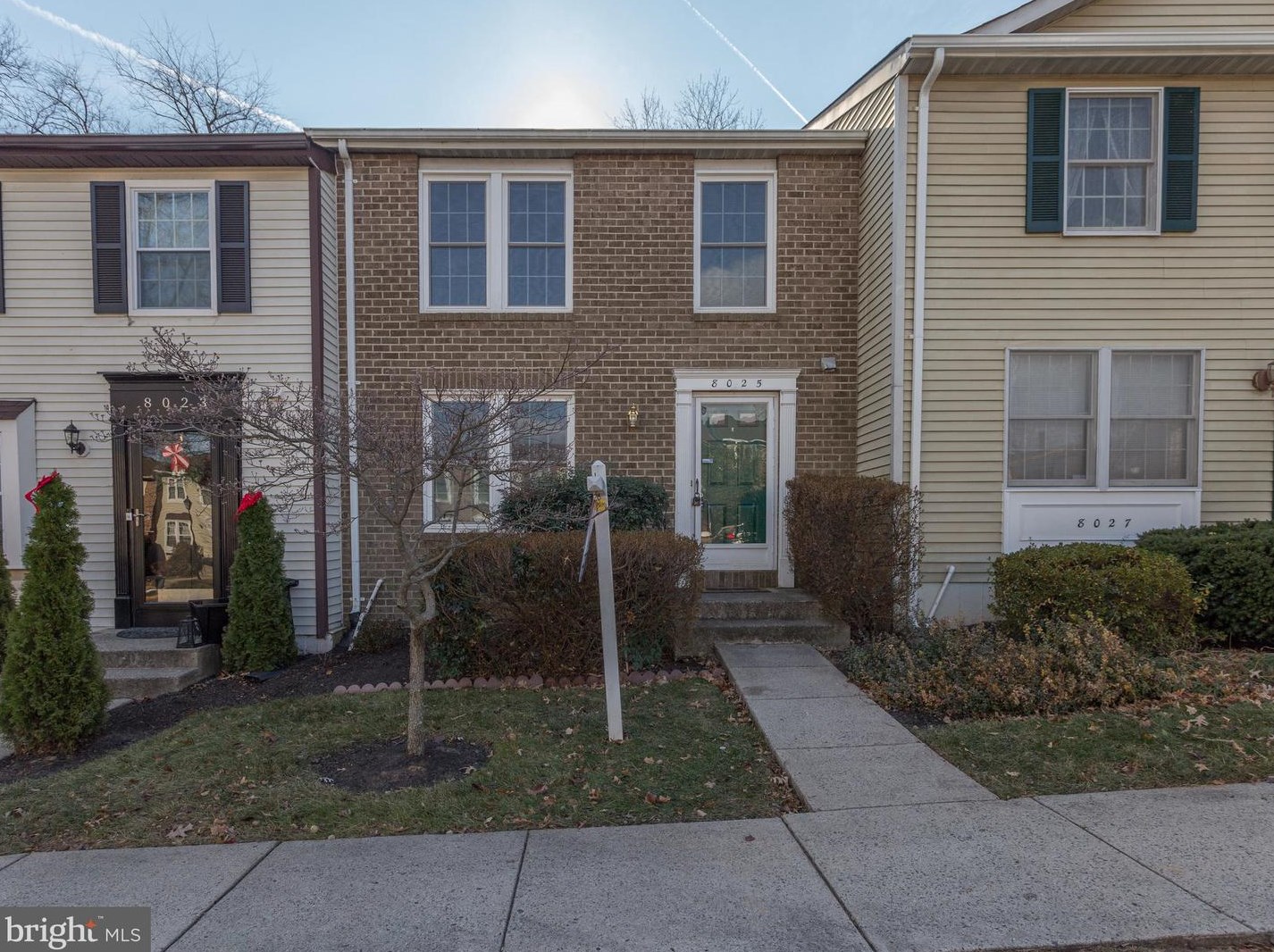 8025 Tyson Oaks Cir, Vienna VA  22182-3940 exterior