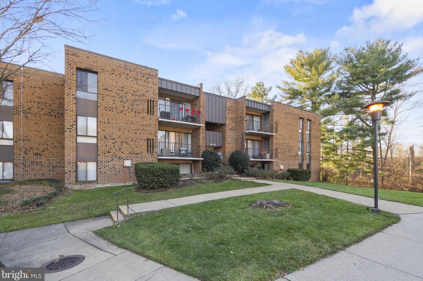 4412 Island Pl #302, Annandale, VA 22003