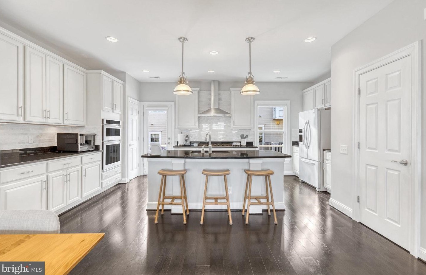 9424 Canonbury Sq, Fairfax, VA 22031