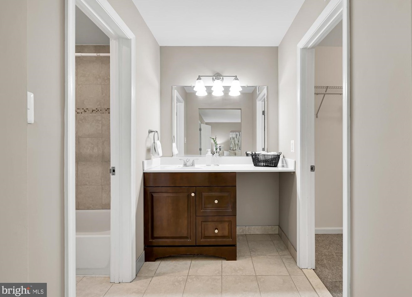 3134 Colchester Brook Ln, Fairfax VA  22031-2610 exterior