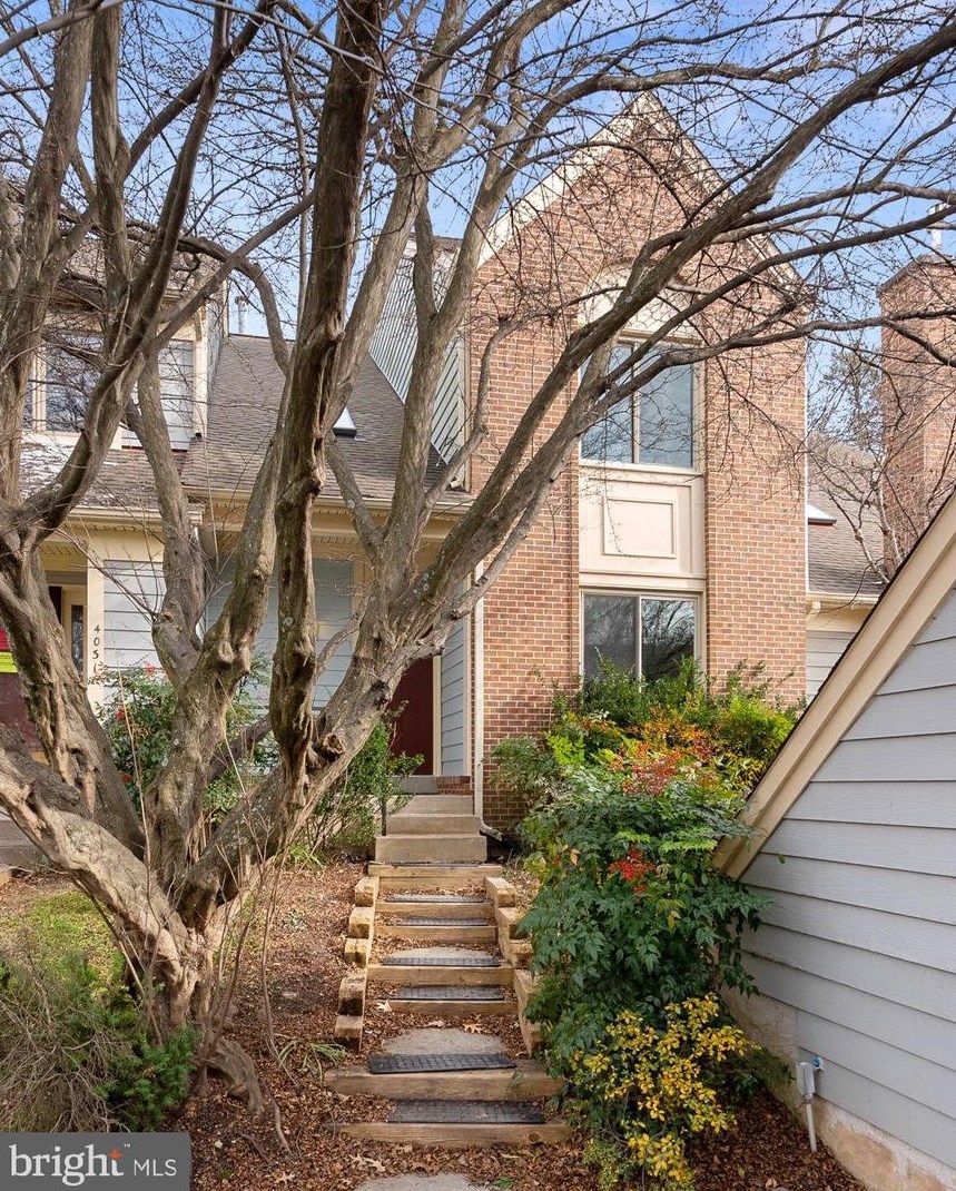 4033 Lake Glen Rd, Fairfax, VA 22033-4380