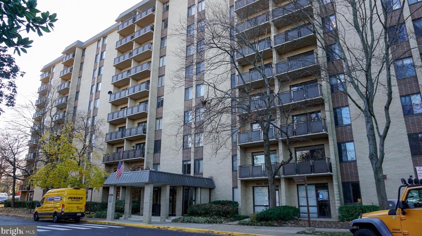 3100 S Manchester St #917, Falls Church, VA 22044