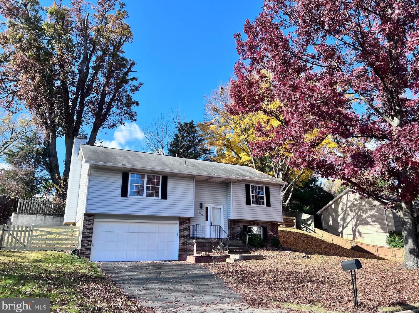3004 Robin Ridge Ct, Fairfax, VA 22031-2133