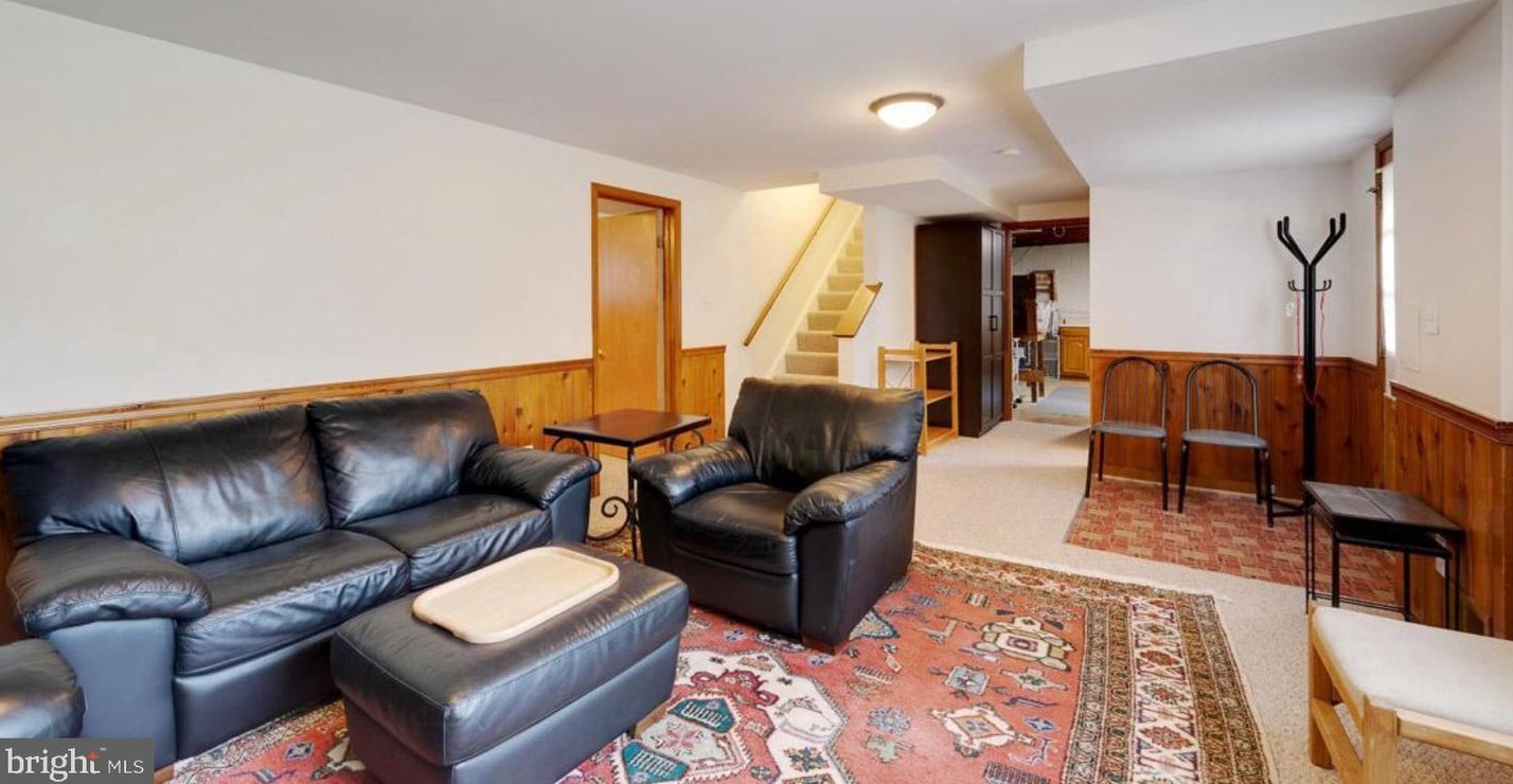 6801 Dillon Ave, Mc Lean VA  22101-4435 exterior