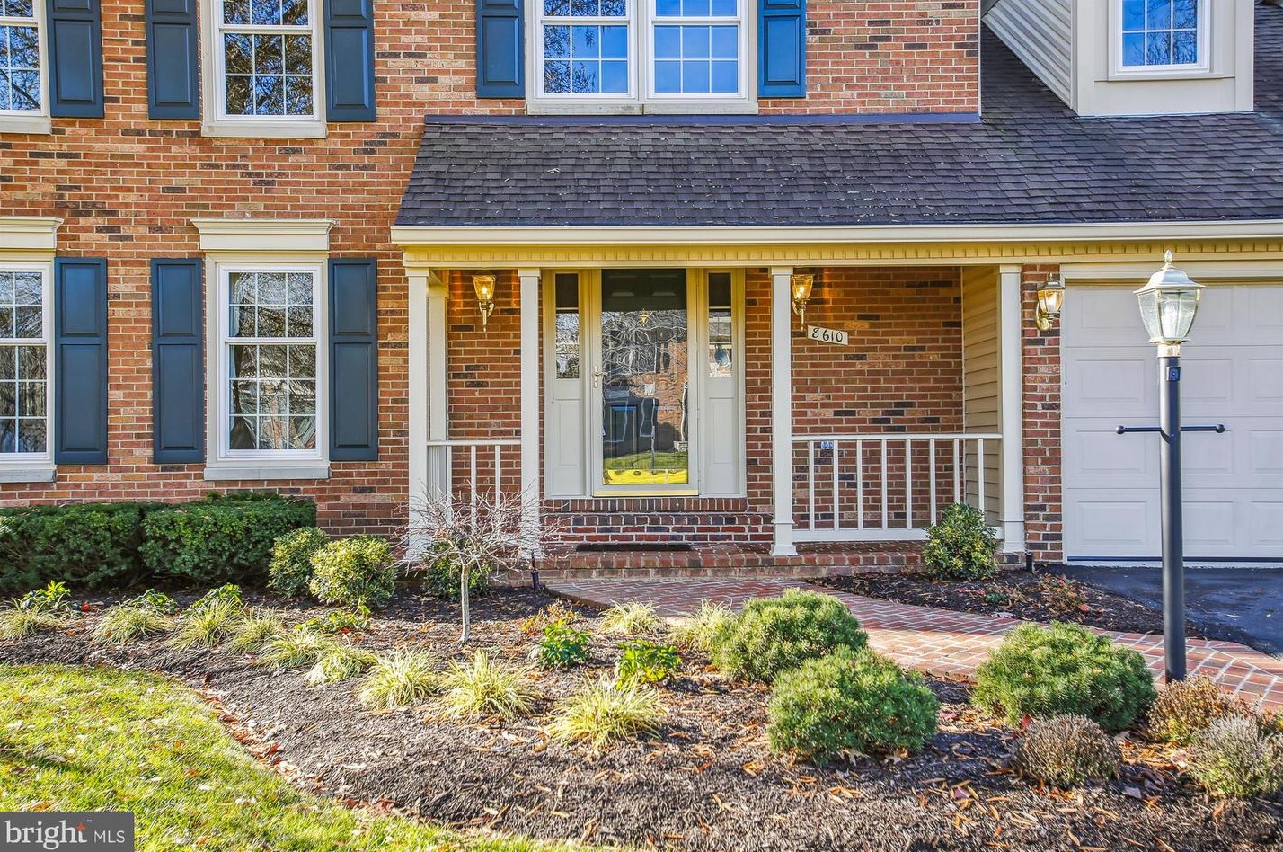 8610 Eagle Glen Ter, Fairfax, VA 22039-2679