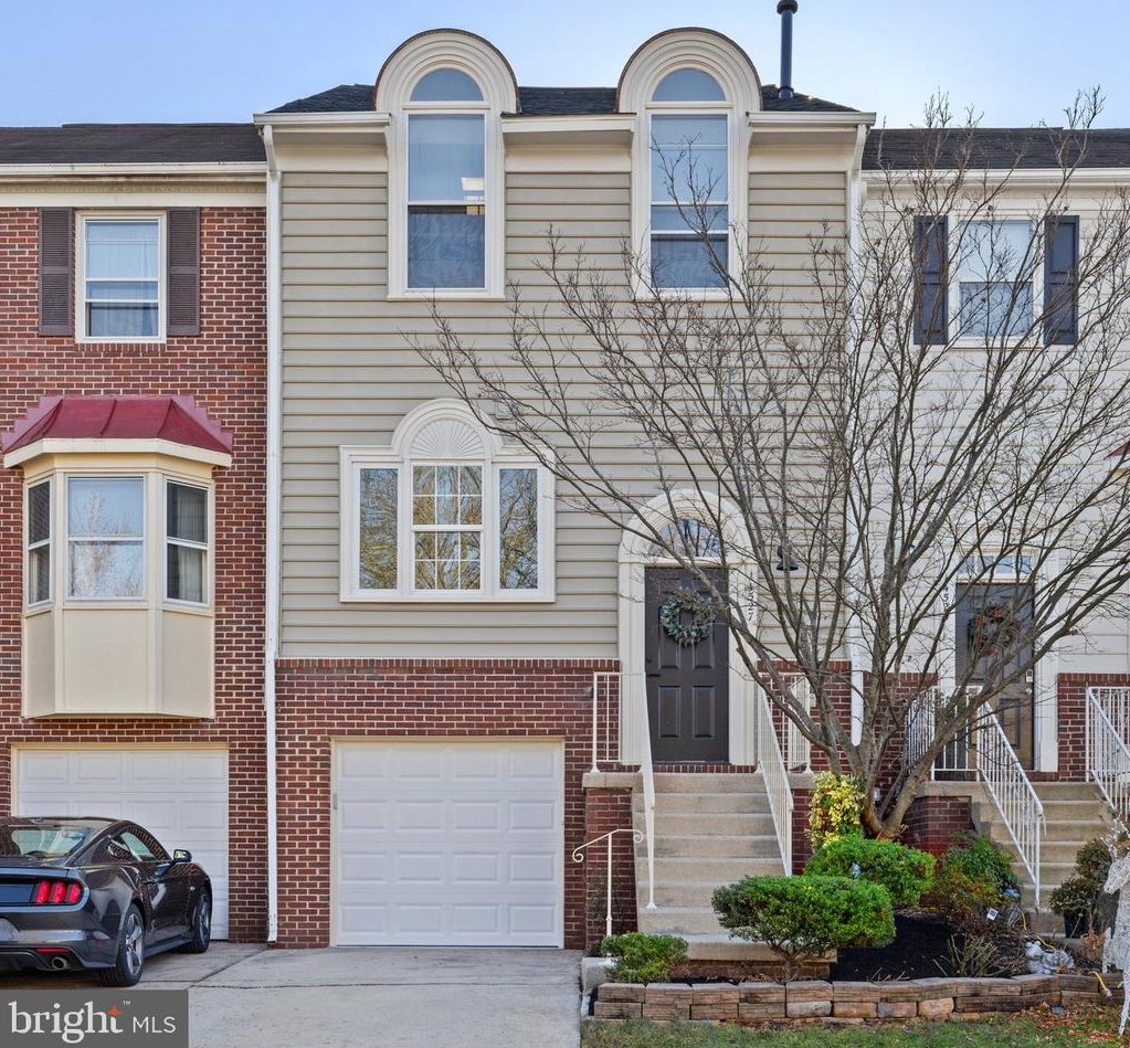 14527 Creek Branch Ct, Centreville, VA 20120