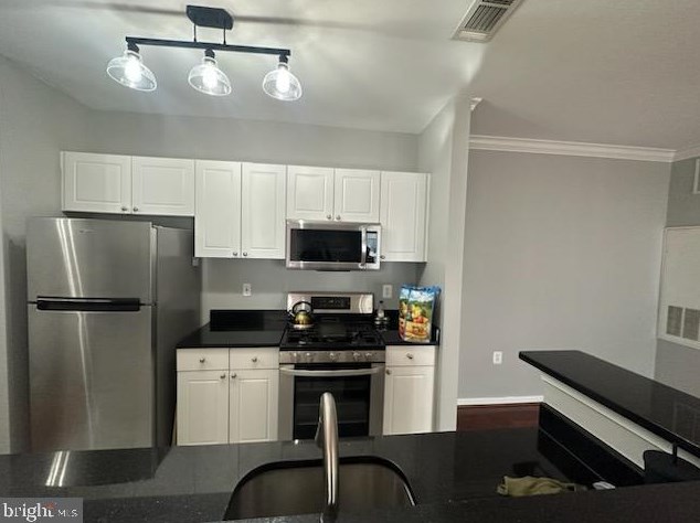 11355 Aristotle Dr #8-411, Fairfax, VA