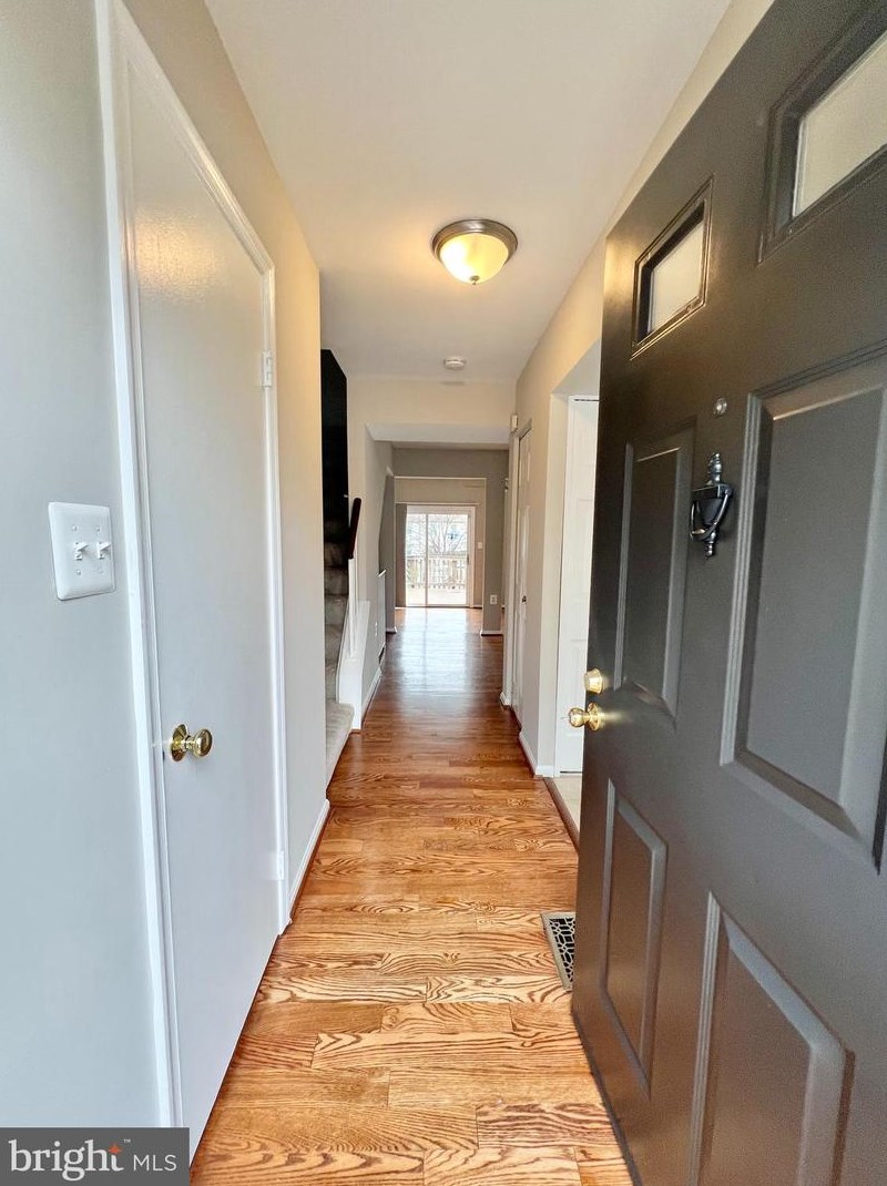 10287 Latney Rd, Fairfax, VA 22032