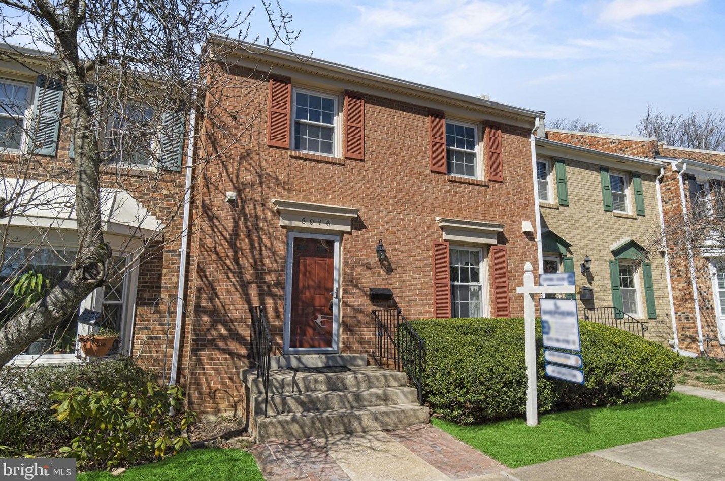 8046 Sleepy View Ln, Springfield, VA 22153-2920