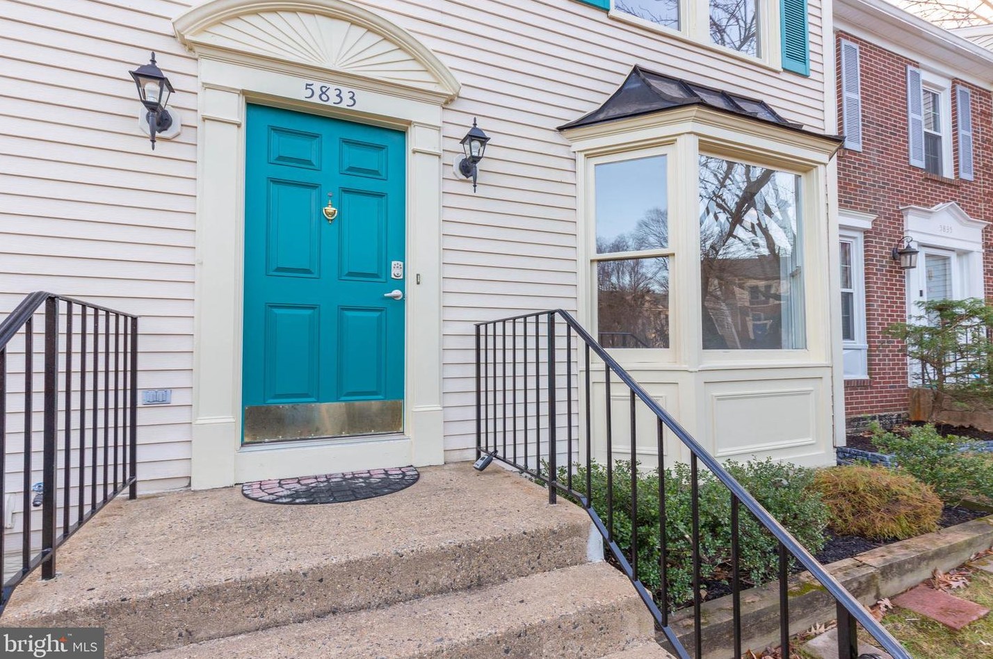5833 Westwater Ct, Centreville, VA 20121