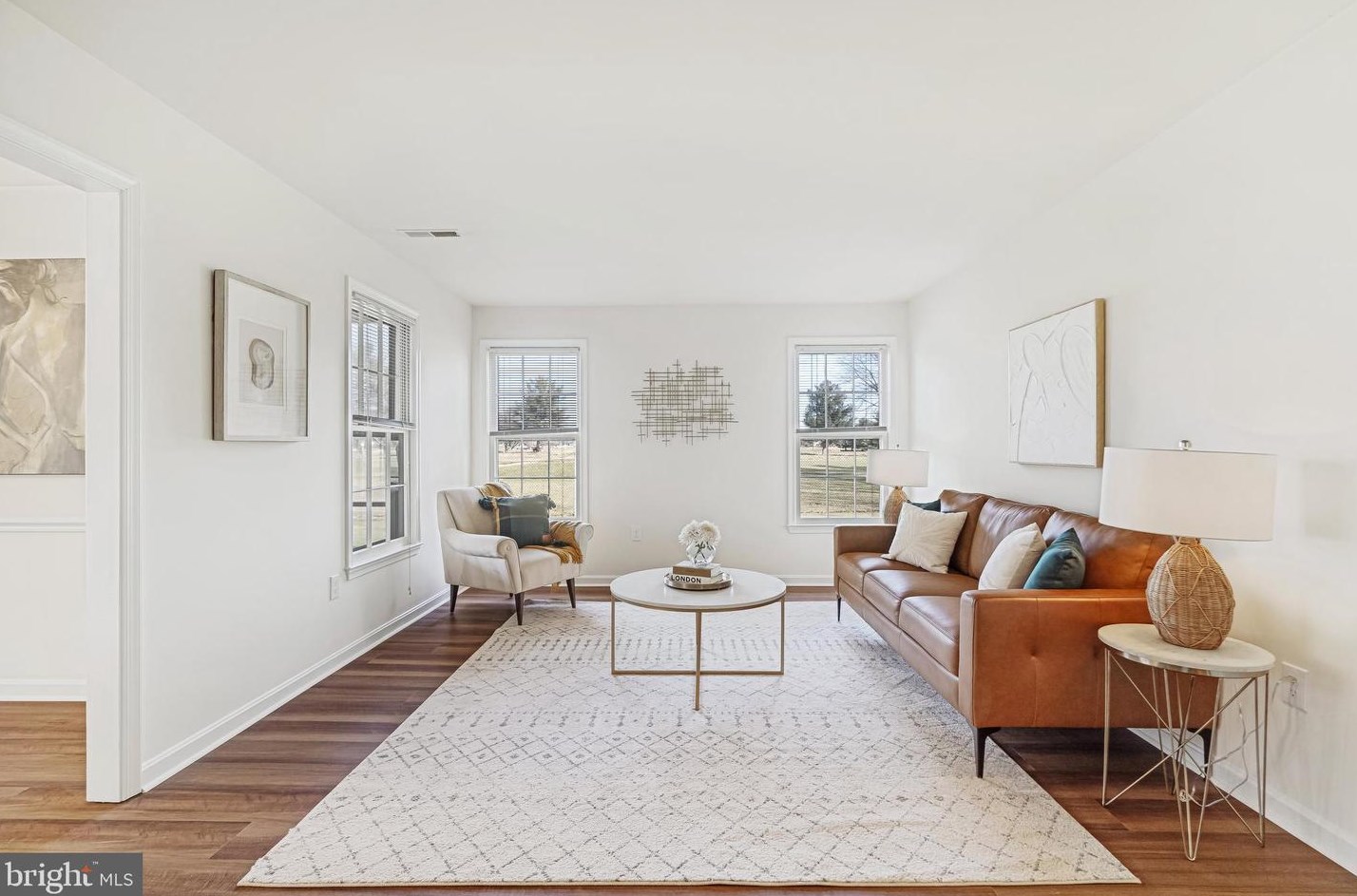 5607 Rowena Dr, Centreville, VA 20120-1425