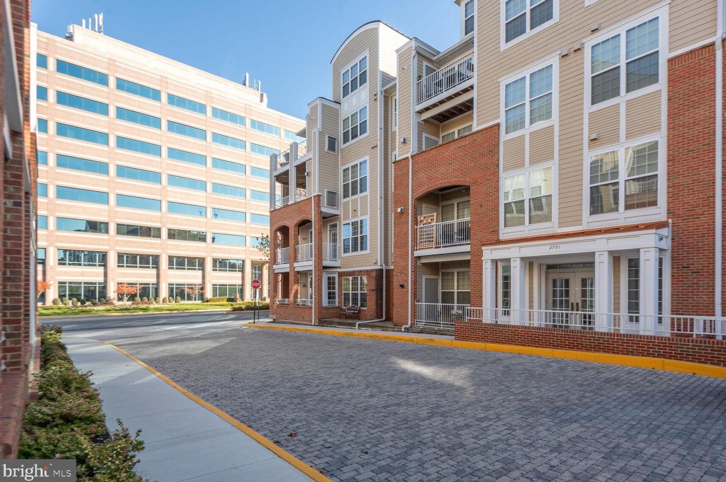 2701 Bellforest Ct, Vienna VA  22180-7317 exterior