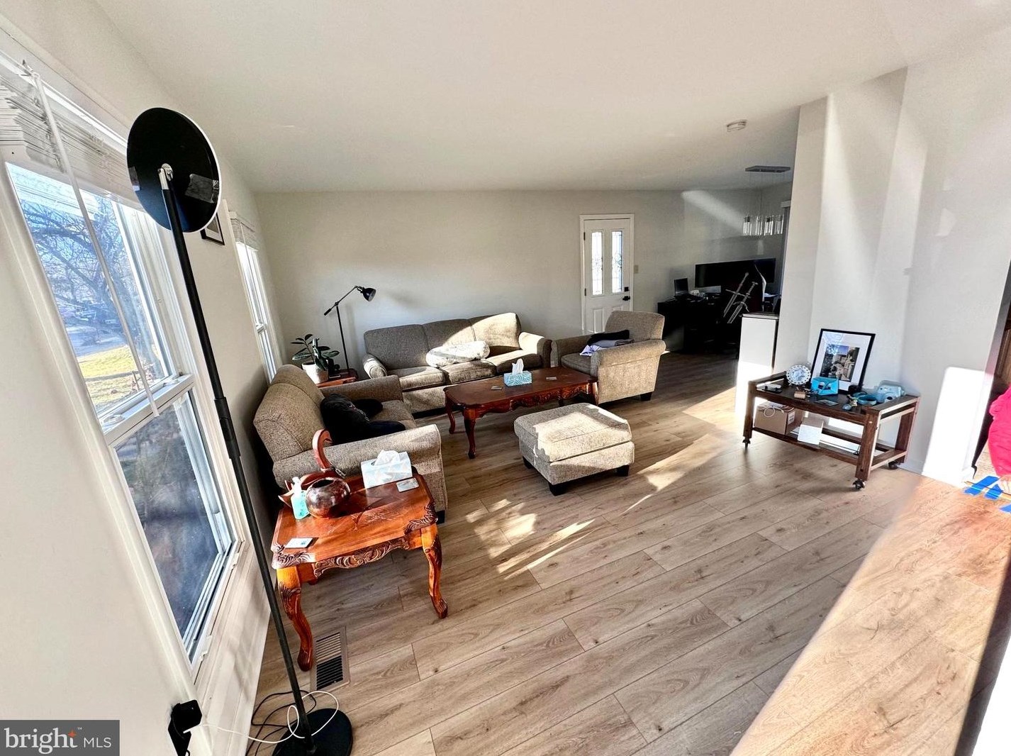 1218 Summerfield Dr, Herndon, VA 20170