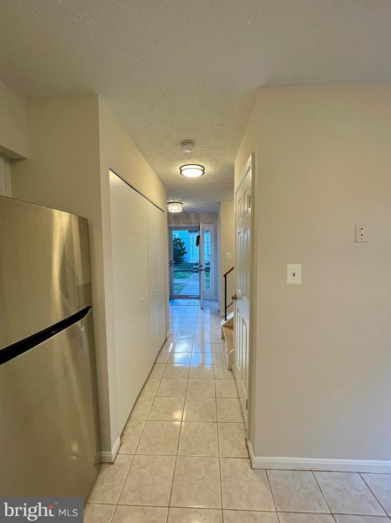 6122 Hoskins Hollow Cir, Centreville VA  20121-2693 exterior