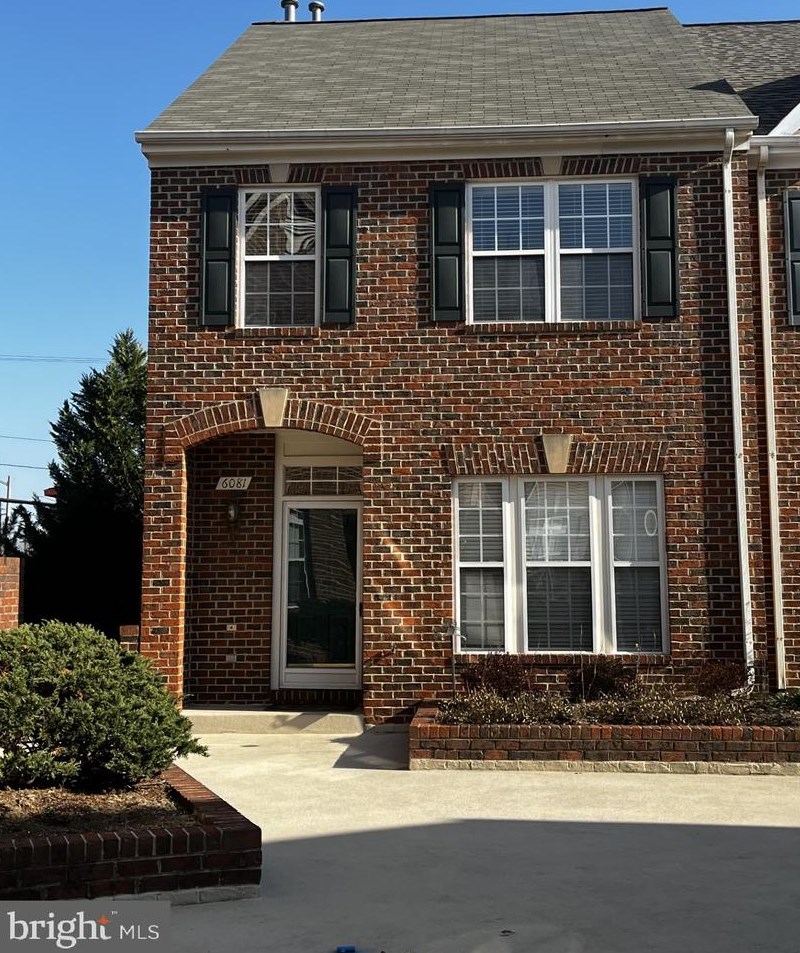 6081 Madison Pointe Ct, Falls Church, VA 22041