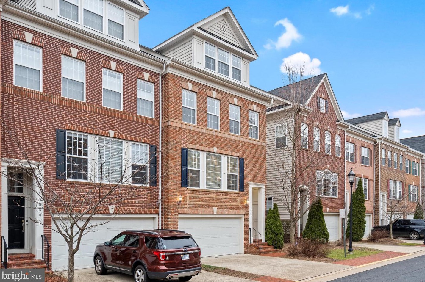 8072 Criaza Branch Ct, Vienna, VA 22182