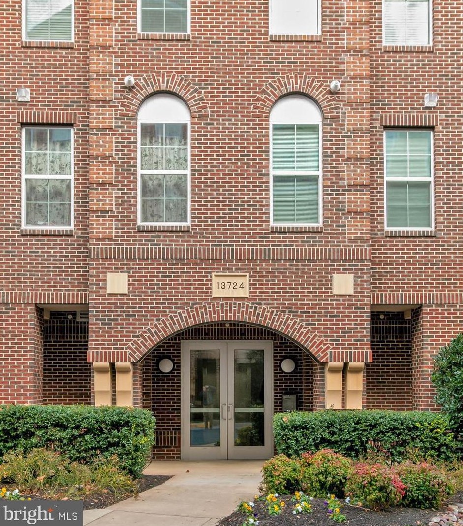 13724 Neil Armstrong Ave #405, Herndon, VA 20171