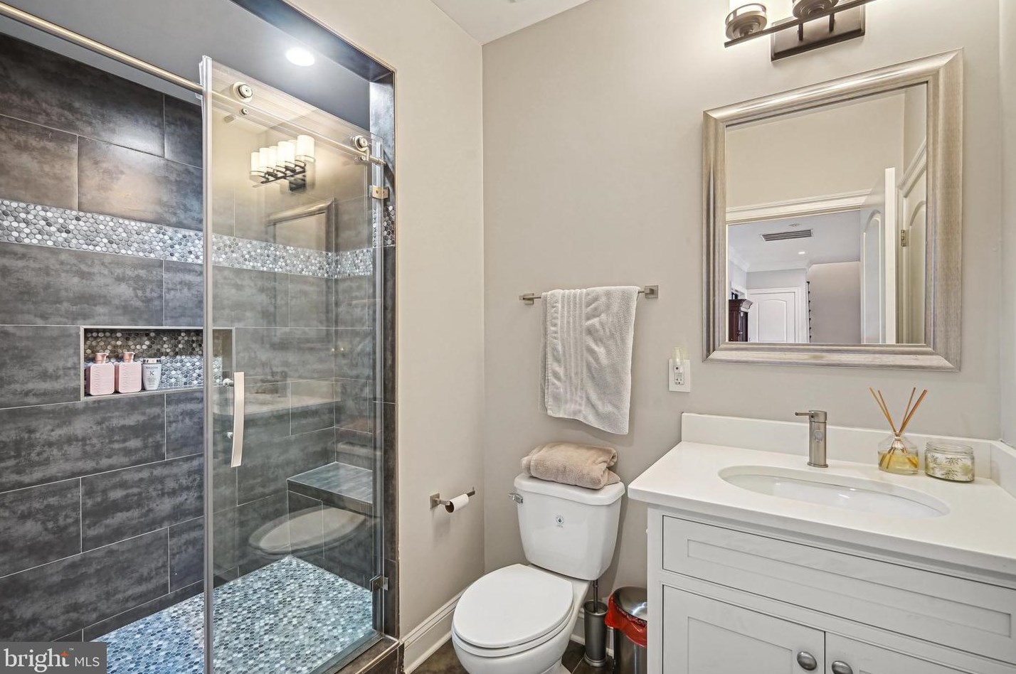 10713 Rosehaven St, Fairfax VA  22030-2826 exterior