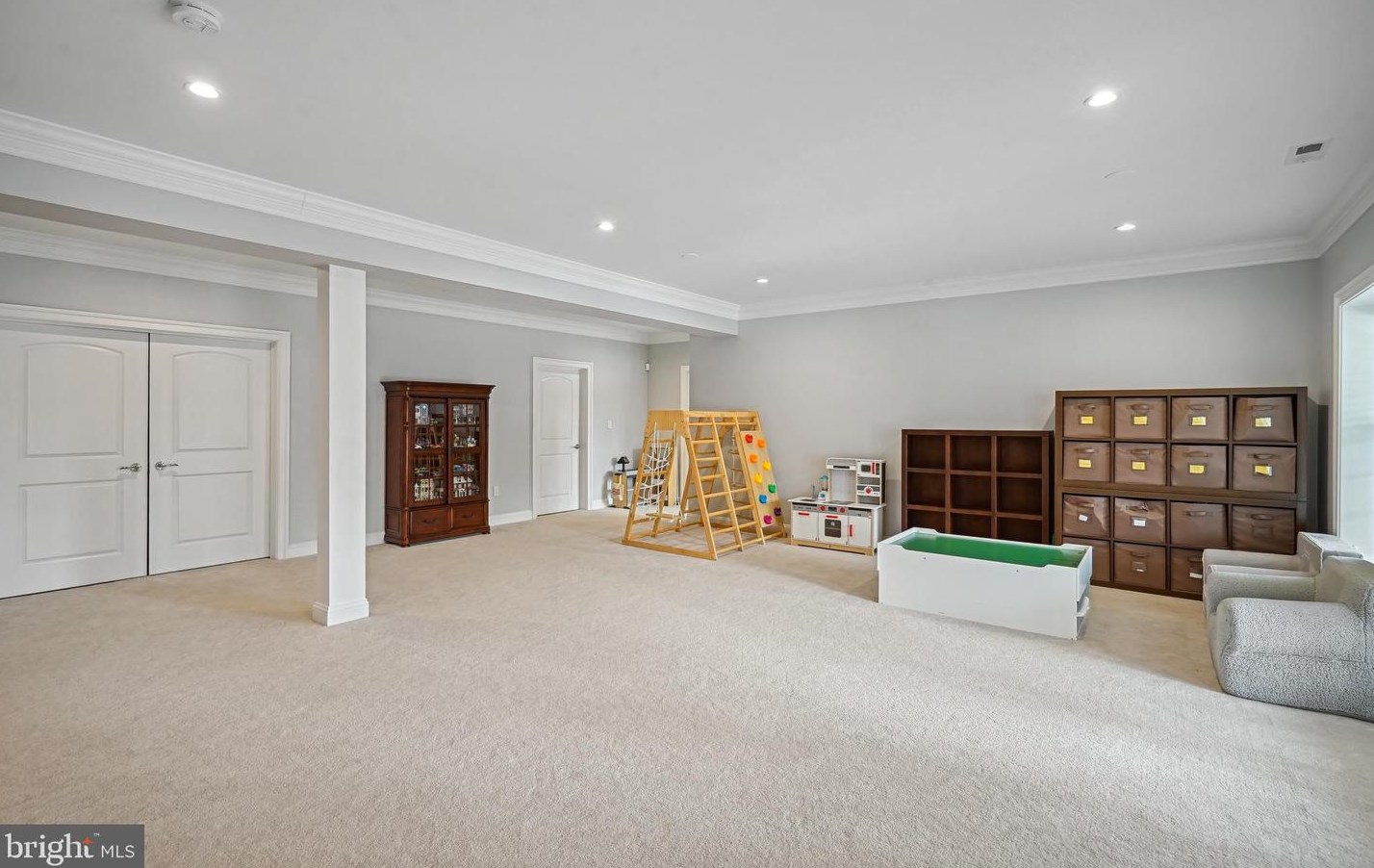 10713 Rosehaven St, Fairfax VA  22030-2826 exterior