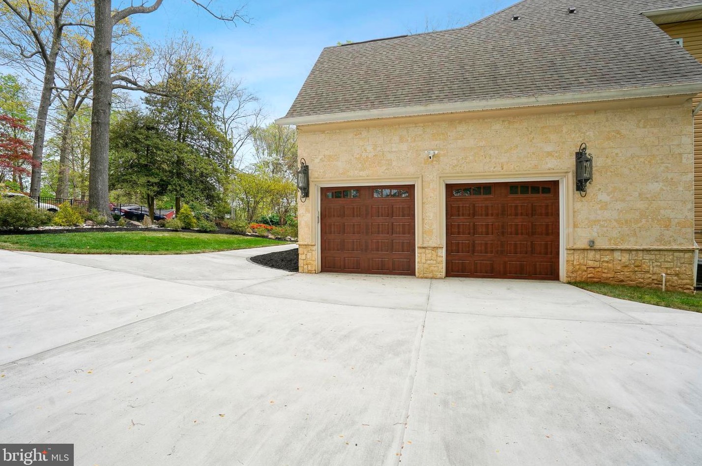 10713 Rosehaven St, Fairfax VA  22030-2826 exterior