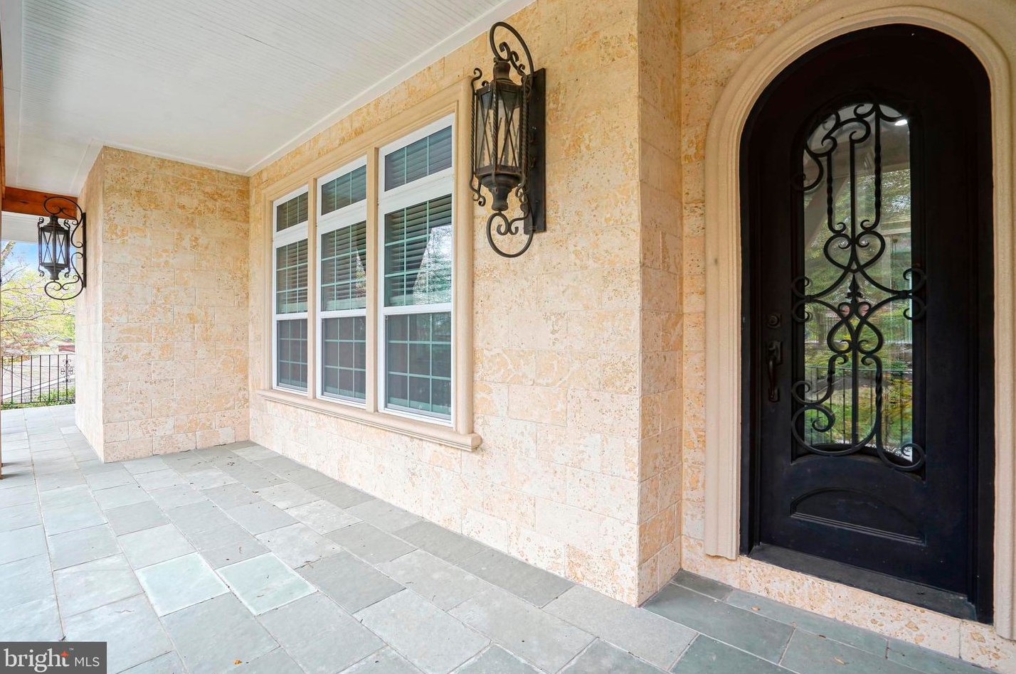 10713 Rosehaven St, Fairfax VA  22030-2826 exterior