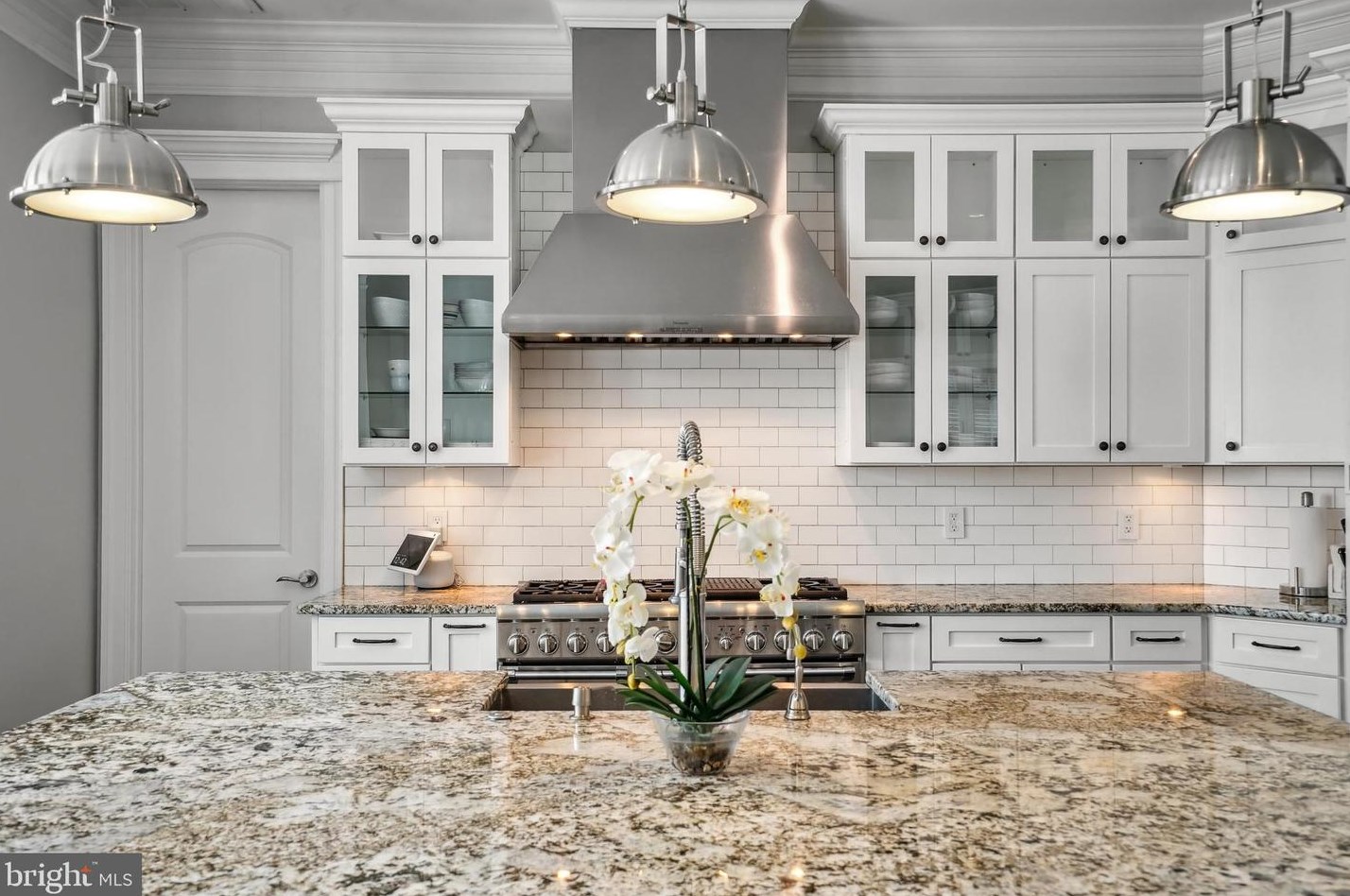 10713 Rosehaven St, Fairfax VA  22030-2826 exterior