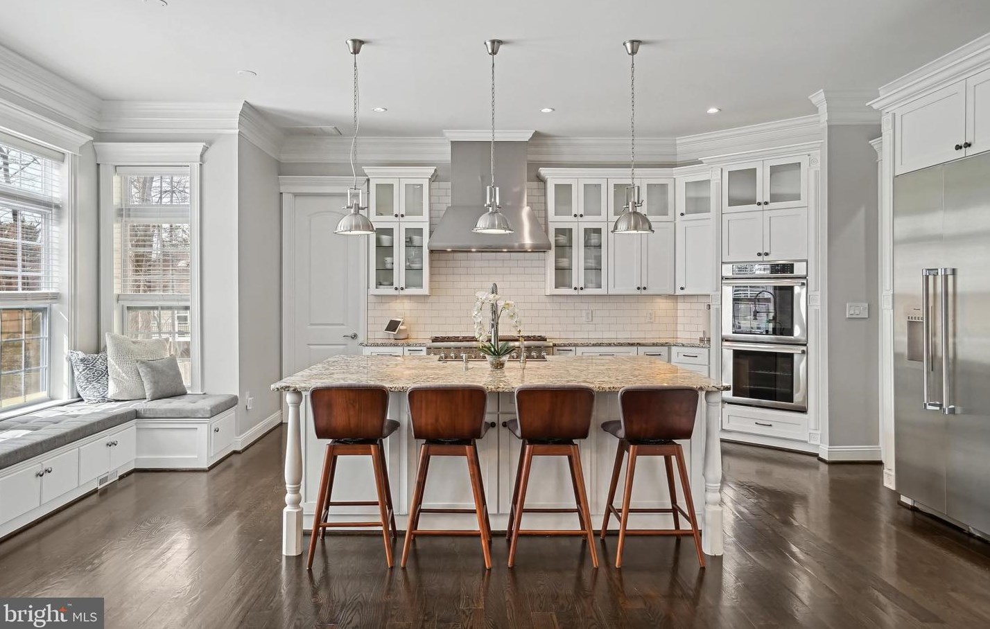 10713 Rosehaven St, Fairfax VA  22030-2826 exterior