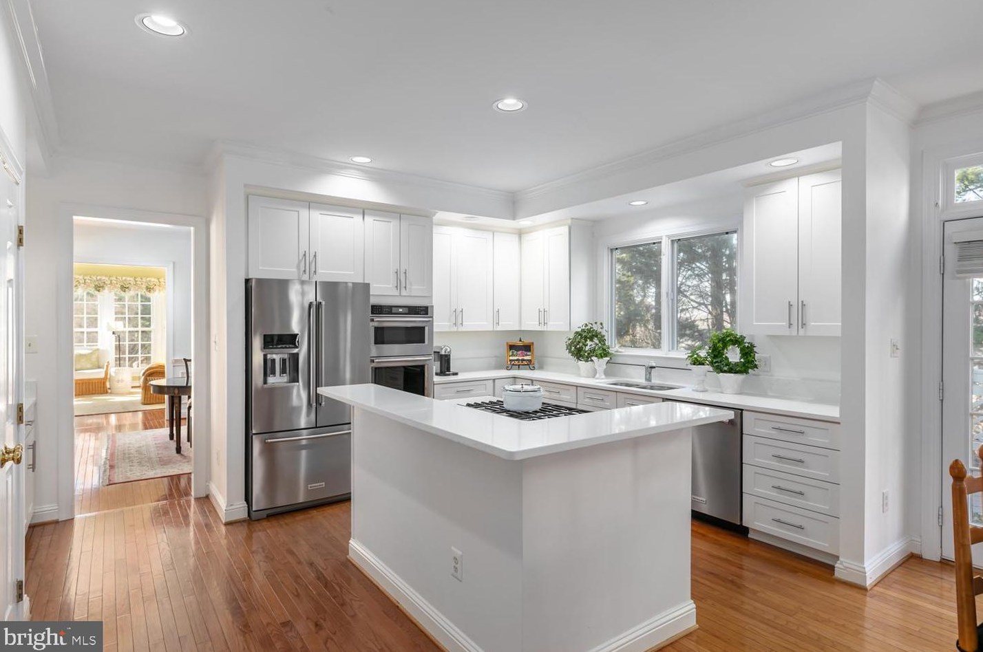11450 Woolington Rd, Great Falls, VA 22066