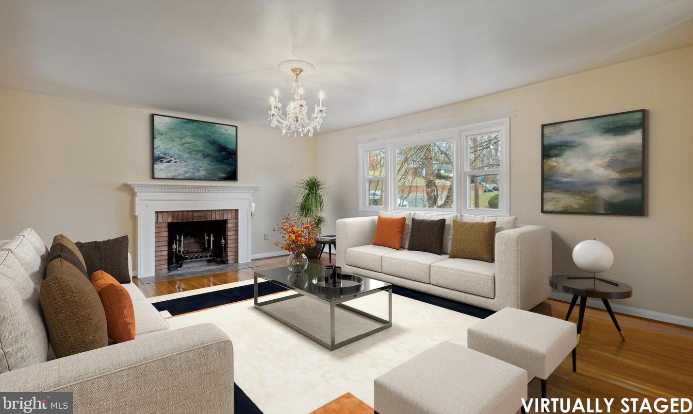 2746 Welcome Dr, Falls Church, VA 22046