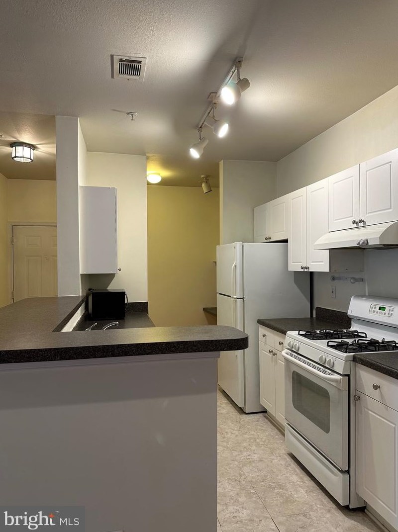 11329 Aristotle Dr #5-311, Fairfax, VA