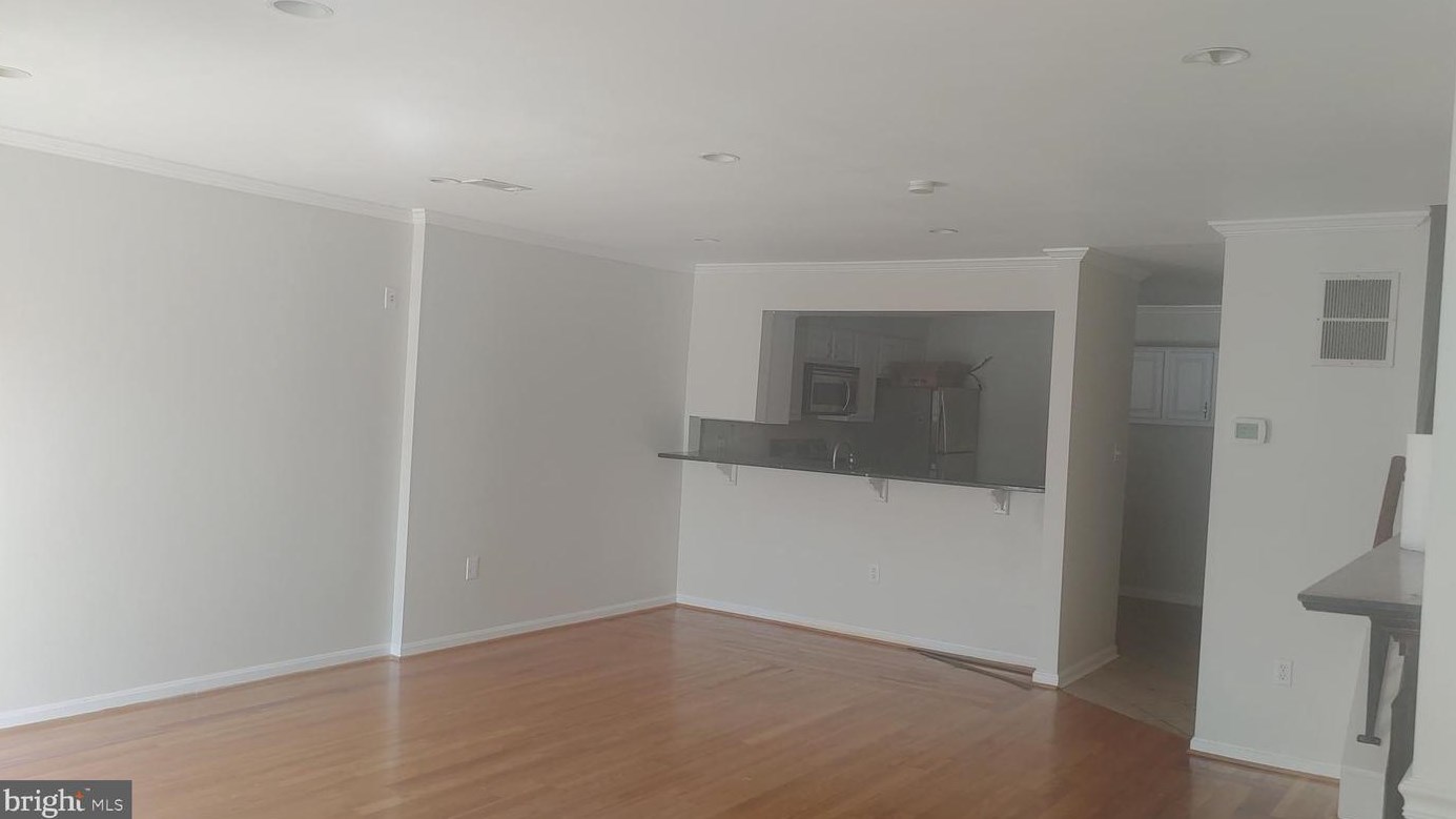 3746 Madison Ln #3746a, Falls Church, VA 22041
