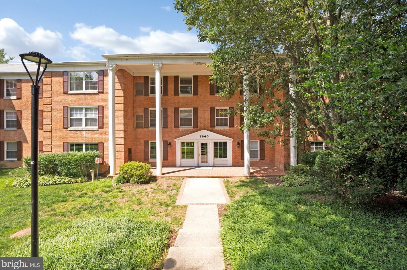 7640 Provincial Dr #110, Mc Lean, VA 22102