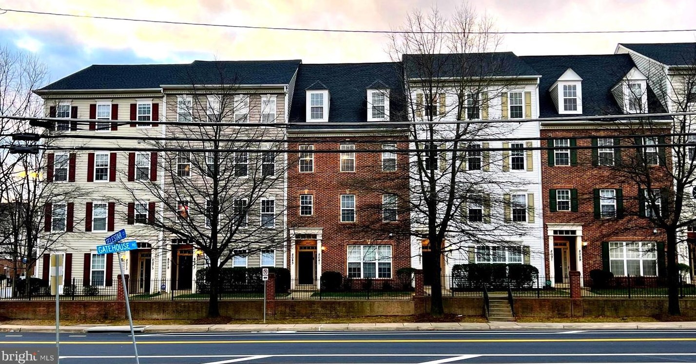 8083 Gatehouse Rd #26, Falls Church, VA