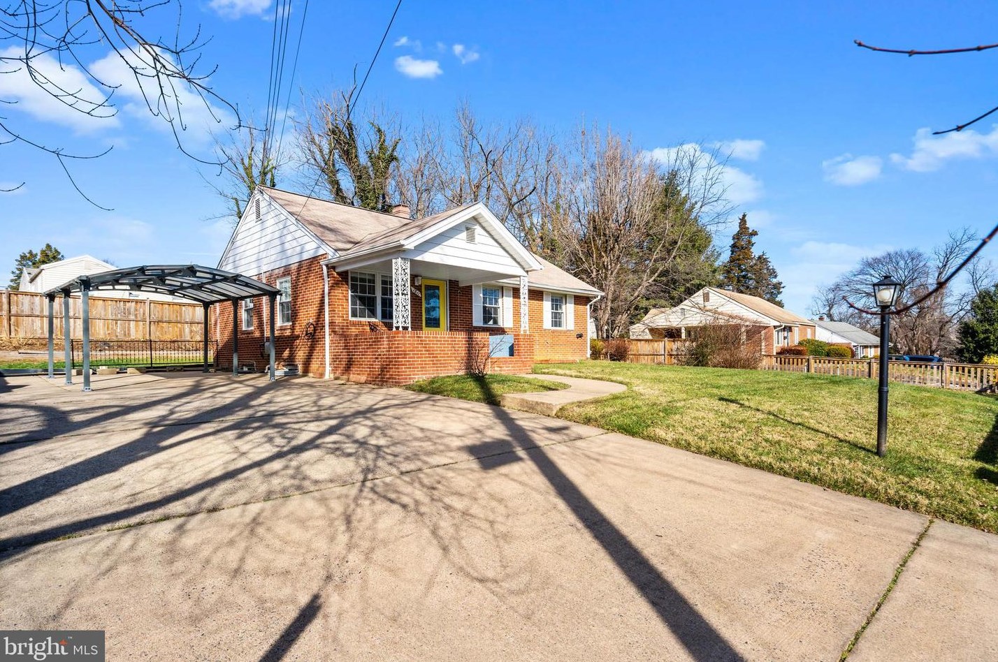 1811 Olmstead Dr, Falls Church, VA 22043-1009