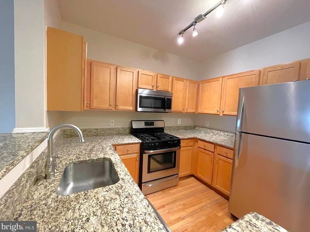 5124 Brittney Elyse Cir #5124m, Centreville, VA 20120