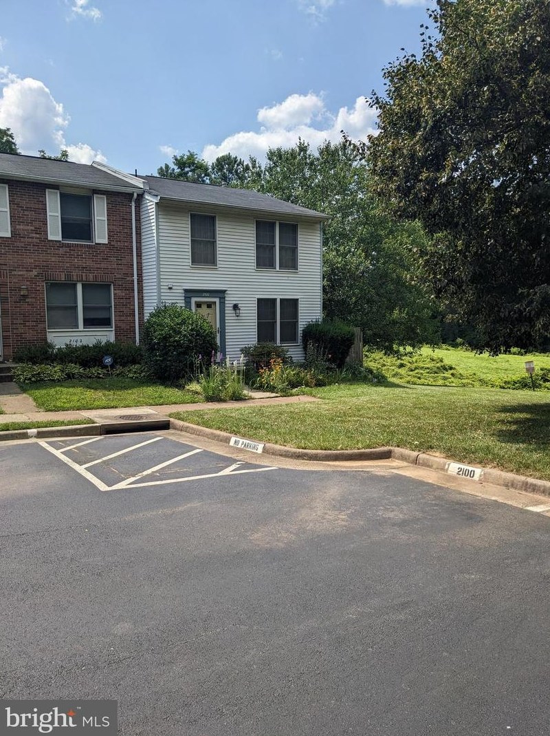 2100 Glenn Spring Ct, Falls Church, VA 22043