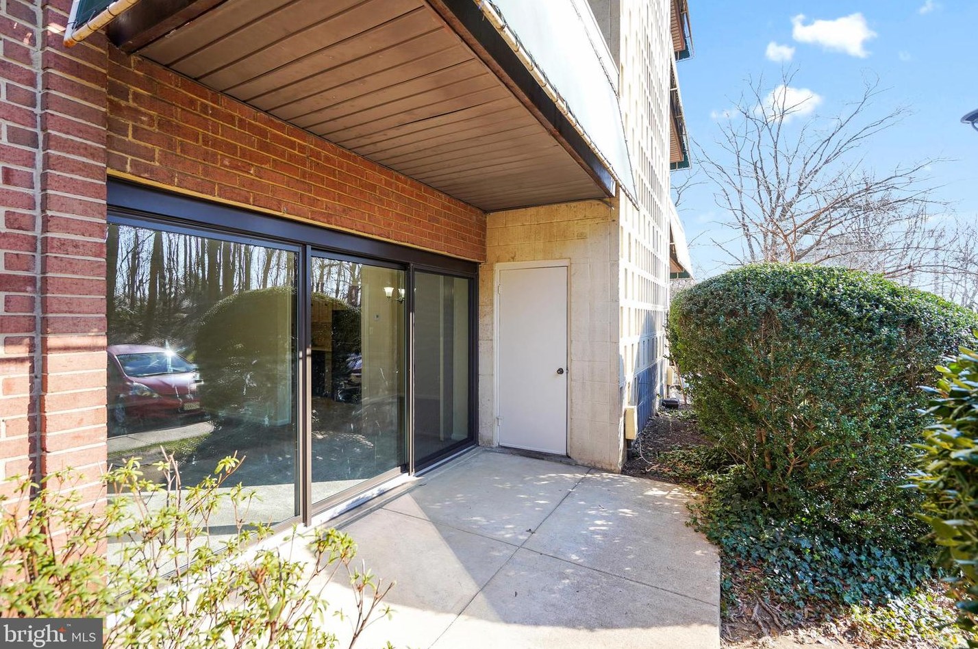 6141 Leesburg Pike #101, Falls Church, VA 22041