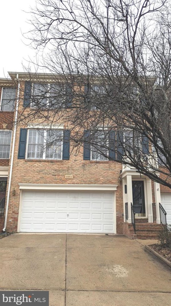 3954 Royal Lytham Dr, Fairfax, VA 22033