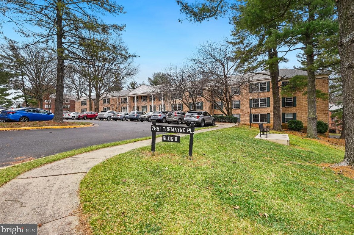7651 Tremayne Pl #307, Mc Lean, VA 22102