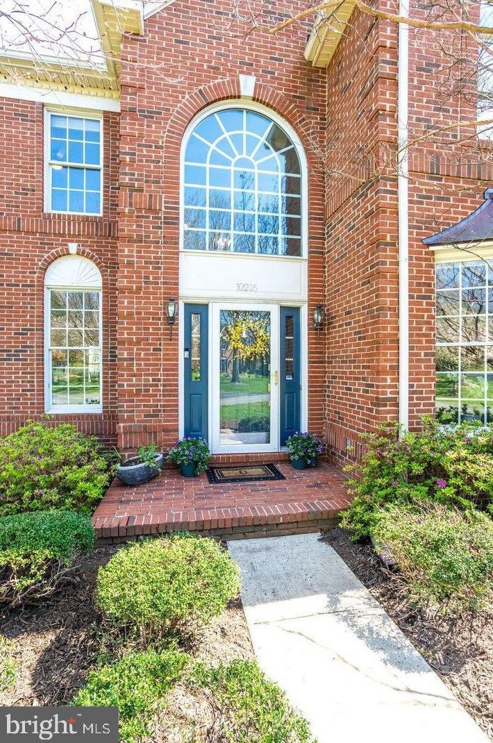 10216 Brittenford Dr, Vienna, VA 22182