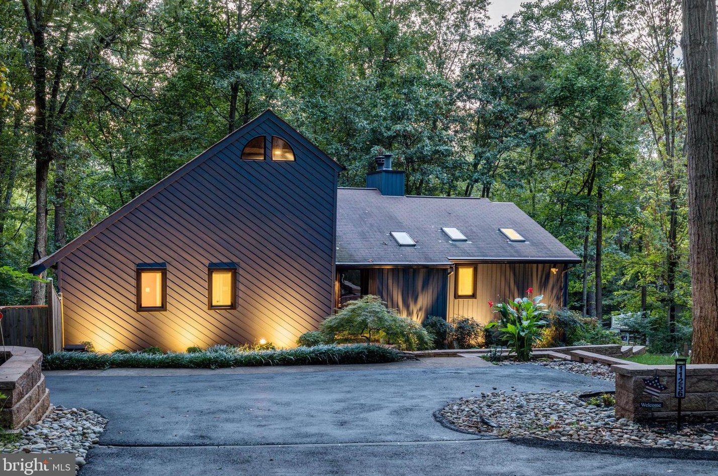 11256 Oakton Rd, Vienna, VA 22124